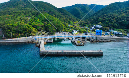 A panoramic view of the fishing spot at Wakayama City's famous Okawa fishing port that can only be taken with a drone. A panoramic view of the fishing spot at Wakayama City's famous Okawa fishing port that can only be taken with a drone. 111913738