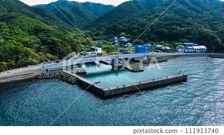 A panoramic view of the fishing spot at Wakayama City's famous Okawa fishing port that can only be taken with a drone. 111913740