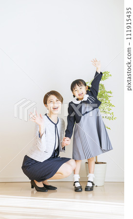 Graduation ceremony/entrance ceremony fashion family whole body Graduation ceremony/entrance ceremony fashion family whole body 111915435