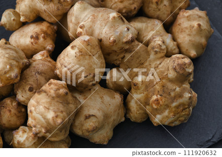 Jerusalem artichoke 111920632