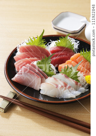 Assortment of delicious sashimi Assortment of delicious sashimi 111922848