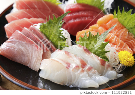 各種美味的生魚片 111922851