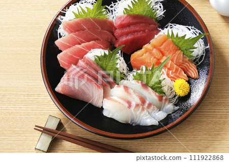 各種美味的生魚片 111922868