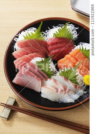 Assortment of delicious sashimi 111922869