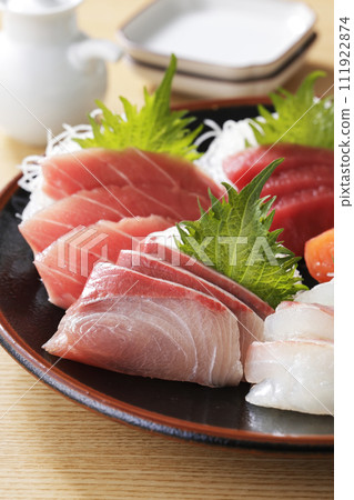 Assortment of delicious sashimi Assortment of delicious sashimi 111922874