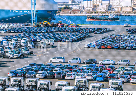 日本橫濱市容 日本經濟的魔咒...大黑碼頭排隊的汽車...後面的汽車運輸船“ELEGANT ACE” 日本橫濱市容 日本經濟的魔咒...大黑碼頭排隊的汽車...後面的汽車運輸船“ELEGANT ACE” 111925556