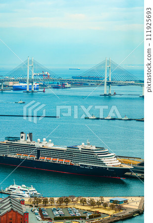 豪華遊輪停靠橫濱主碼頭 111925693