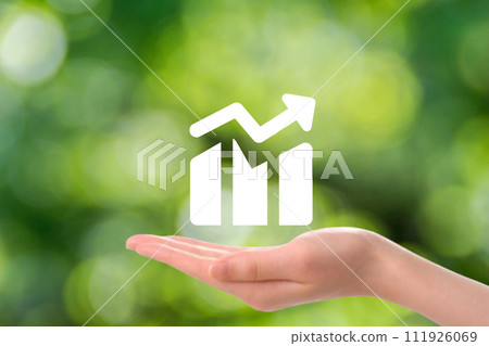 woman's hand holding a graph woman's hand holding a graph 111926069