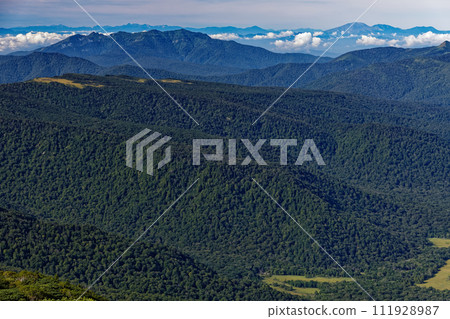 從尾瀨、日向岳遠眺綾平、上州佛圖山、淺間山、八岳、南阿爾卑斯山。 111928987