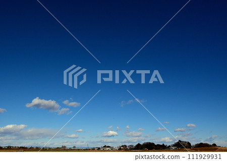 A winter view of the wide riverbed of Arakawa 111929931