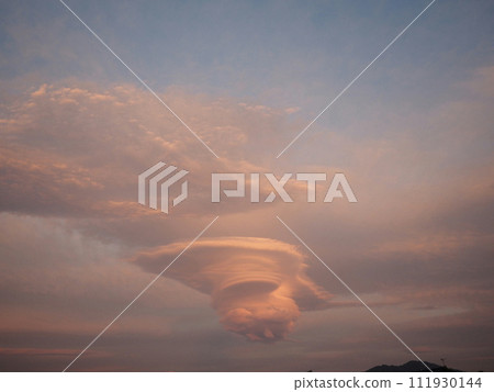 被清晨陽光染紅的懸雲 4 111930144