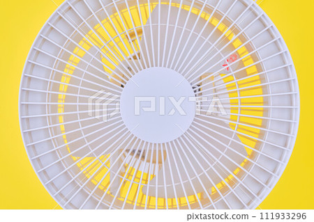 circulator over yellow background circulator over yellow background 111933296