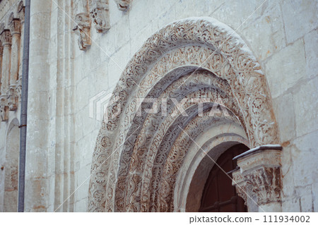 Satar arch stone in the old building Satar arch stone in the old building 111934002