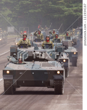 陸上自衛隊89式裝甲戰車參加閱兵 陸上自衛隊89式裝甲戰車參加閱兵 111934187