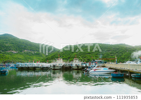 boats on the lake 111935853