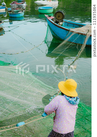 children on boat children on boat 111935864
