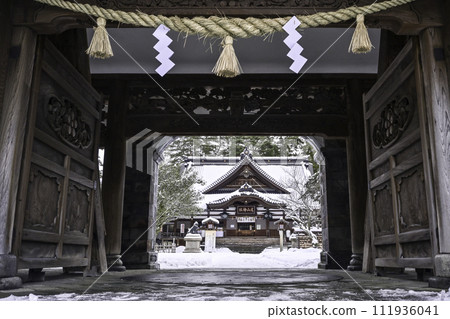 雪景中的小山神社 111936041
