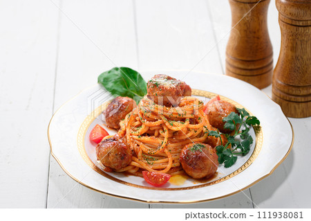 Meatball spaghetti 111938081