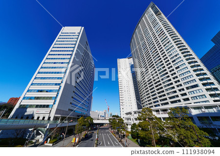 東京品川車站周圍的摩天大樓 111938094