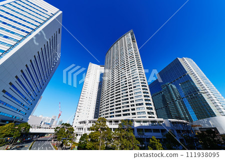 東京品川車站周圍的摩天大樓 111938095