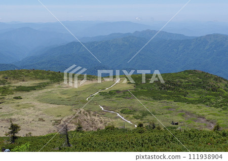 Midagahara seen from Goyozaka on the mountain trail to Hakusan Murodo 111938904