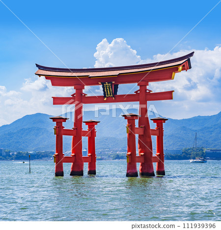 Summer Otorii of Itsukushima Shrine in Miyajima, Hiroshima [Image of Hiroshima tourism] 111939396
