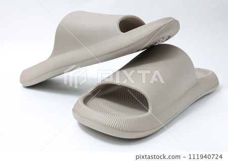 Sandals, slippers, legs, feet, rubber, rubber sandals, shoes, plastic products, daily necessities, daily necessities, miscellaneous goods Sandals, slippers, legs, feet, rubber, rubber sandals, shoes, plastic products, daily necessities, daily necessities, miscellaneous goods 111940724