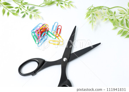 scissors, cut, tool, clip, clip, stationery, stationery, cutting edge, blade, scissors, hand, craft, cutlery, cut 111941831