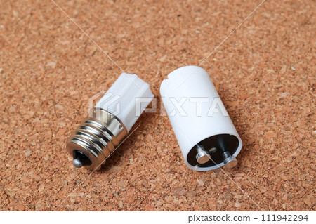 輝光燈泡, 輝光燈, 照明管, 電力, 光, 照明, 電力, 日用品, 照明設備, 燈, 光, 燈泡 輝光燈泡, 輝光燈, 照明管, 電力, 光, 照明, 電力, 日用品, 照明設備, 燈, 光, 燈泡 111942294