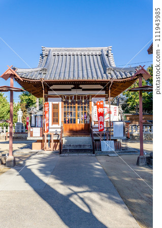 Shinpuku Shrine (birthplace of the Hattori surname) in Miyanogawahara Motomachi, Takatsuki City, Osaka Prefecture, worship hall 111943985