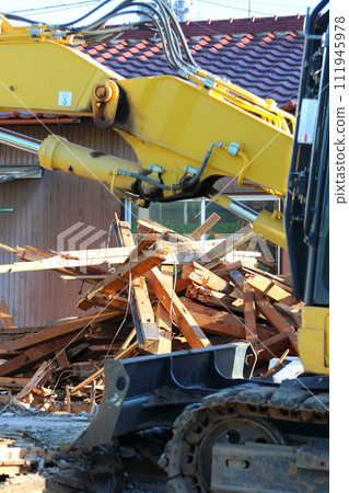 House demolition site Showa era wooden house 111945978