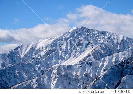 [Northern Alps] View of the summit of Mt. Kotomi in winter, Mt. Jigatake 111946718