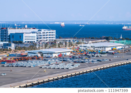 Japan's Yokohama cityscape View of Daikoku Pier, Y-CC, T6 shed, etc. (Chiba in the back) 111947399