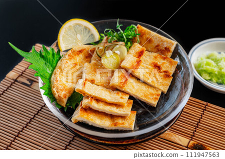Fried fried rice 111947563