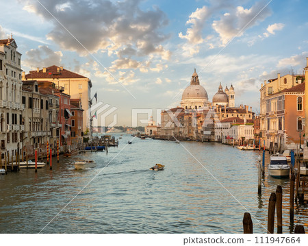 Cloudy evening in Venice Cloudy evening in Venice 111947664