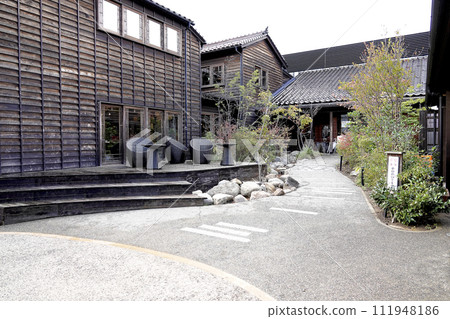 A stylish hot spring facility in a Japanese house 111948186