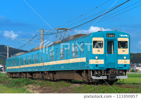 103 series 1500 series running on the Chikuhi Line (revival JNR color) 103 series 1500 series running on the Chikuhi Line (revival JNR color) 111950957