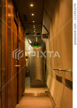 787 series green car 111952270