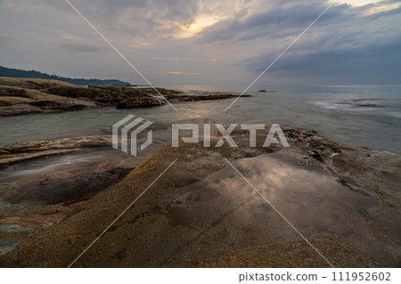 Seascape at sunset in Khao lak, Phang Nga, Thailand 111952602