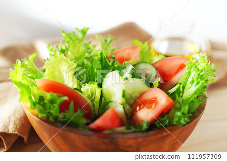 Lettuce and tomato salad Lettuce and tomato salad 111957309