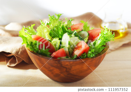 Lettuce and tomato salad Lettuce and tomato salad 111957352