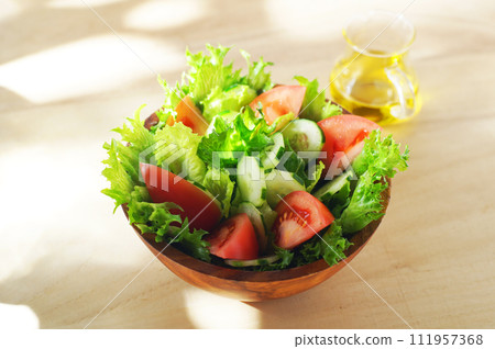 Lettuce and tomato salad Lettuce and tomato salad 111957368