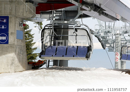 Chair lift 111958737