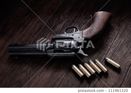 Old west 45 caliber peacemaker revolver with cartridges Old west 45 caliber peacemaker revolver with cartridges 111961320