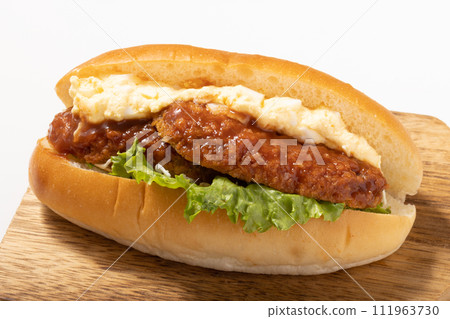 肉碎蛋三明治 111963730
