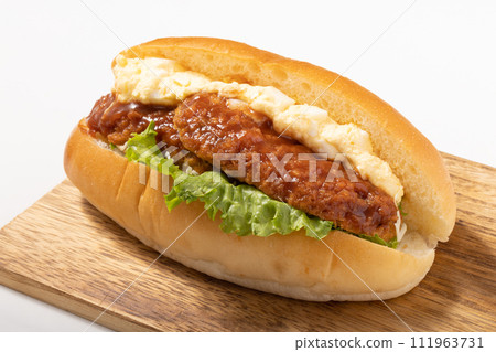 肉碎蛋三明治 111963731