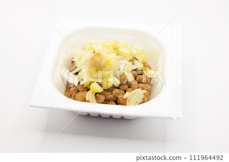 容器中的納豆 容器中的納豆 111964492