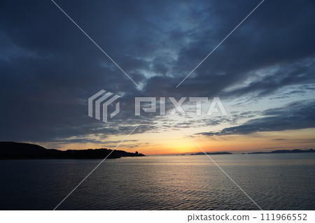 兵庫縣赤穗市日出前後的晨景 兵庫縣赤穗市日出前後的晨景 111966552