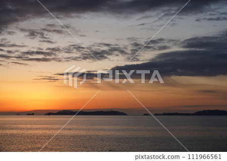 兵庫縣赤穗市日出前後的晨景 兵庫縣赤穗市日出前後的晨景 111966561