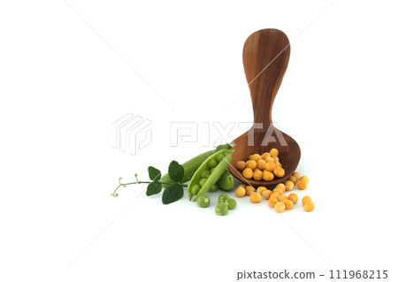 Yellow peas whole and fresh green peas and pea pods 111968215